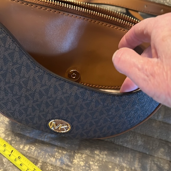 Michael Kors small Dover crossbody. 10”x6”. Almost new! - Picture 2 of 5